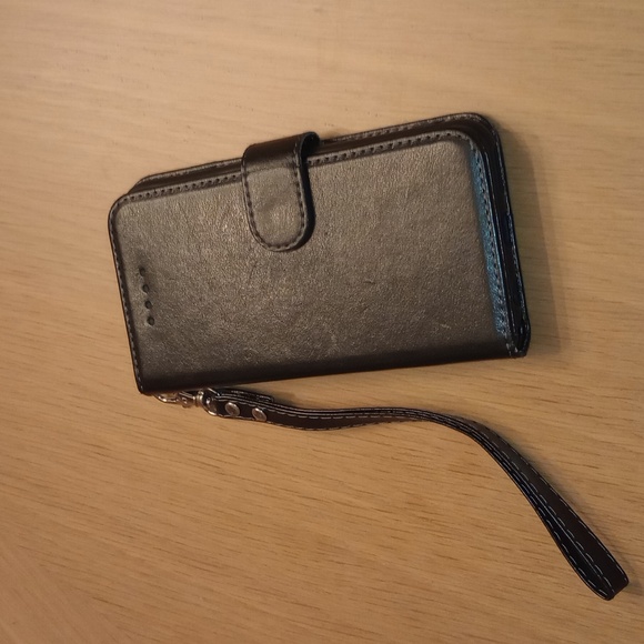 CELL PHONE CASE - Black - For Older Generation iPhones - Picture 1 of 4